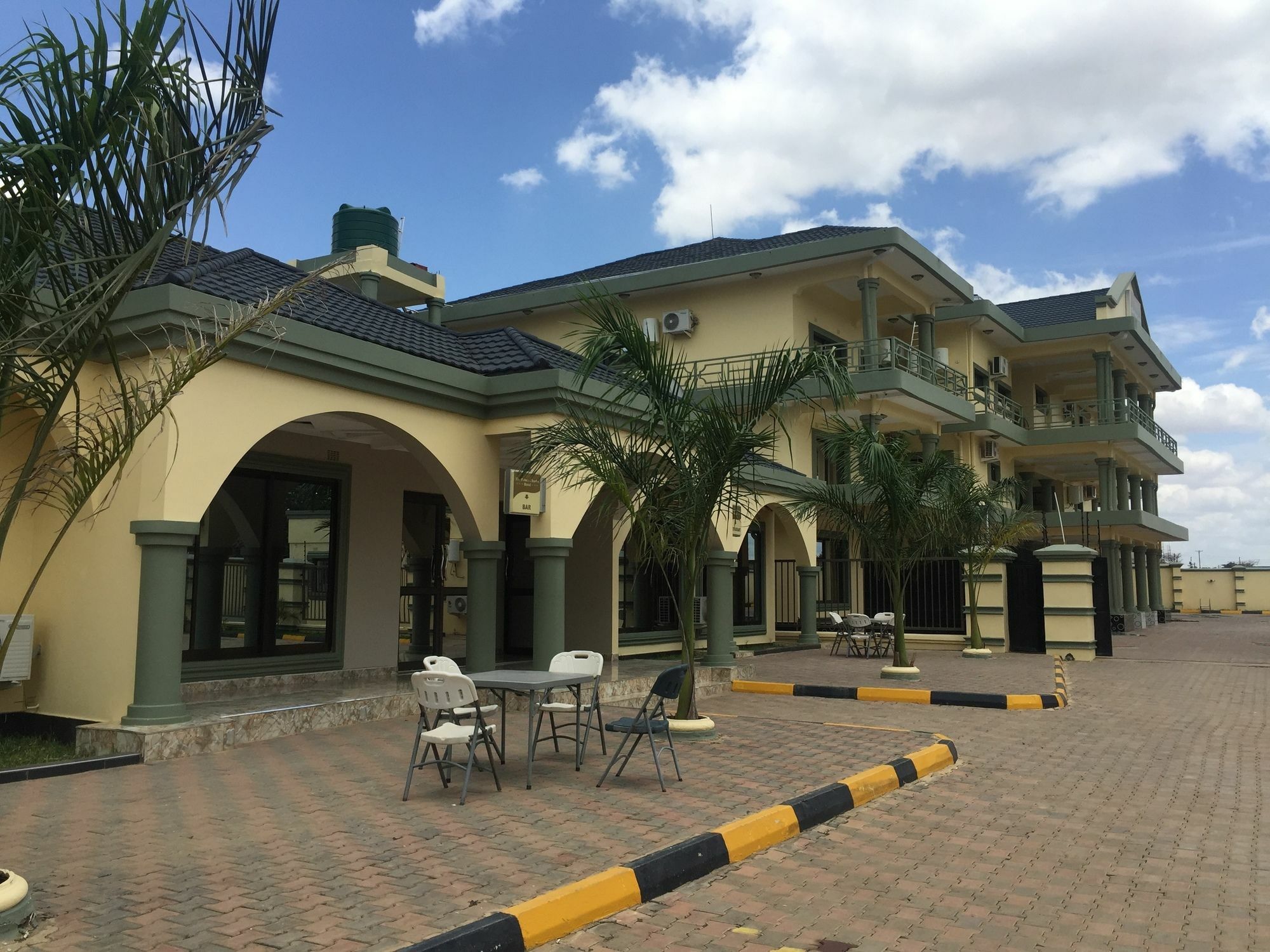 The Prince Charles Hotel Lusaka Extérieur photo