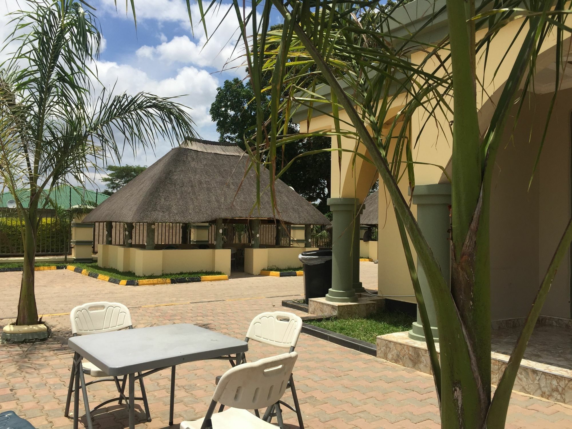 The Prince Charles Hotel Lusaka Extérieur photo