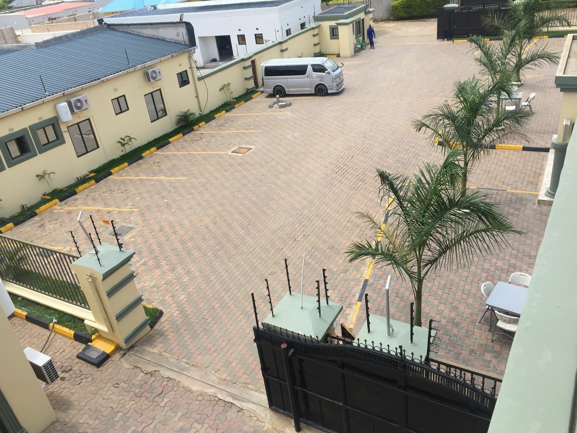The Prince Charles Hotel Lusaka Extérieur photo