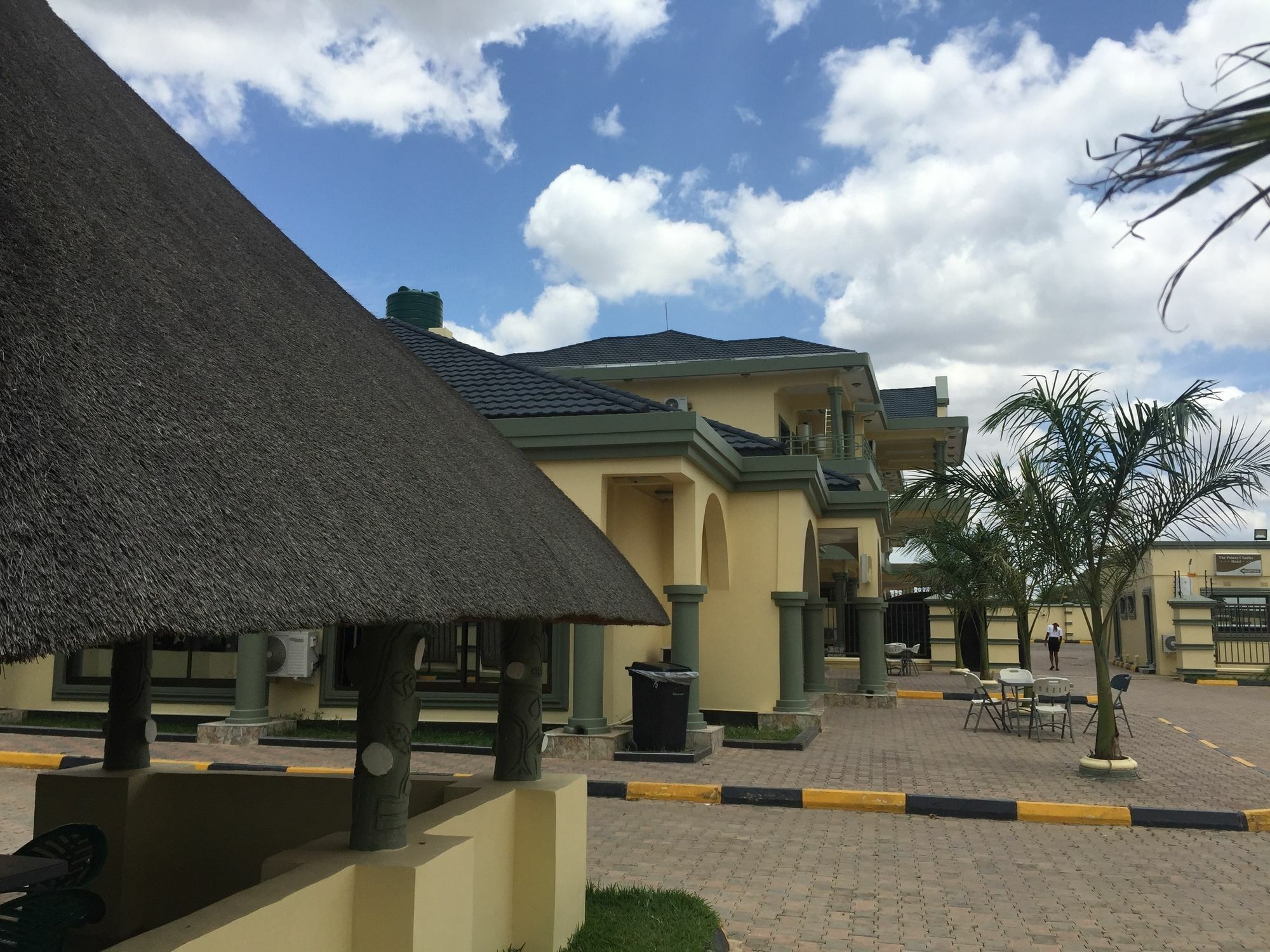 The Prince Charles Hotel Lusaka Extérieur photo